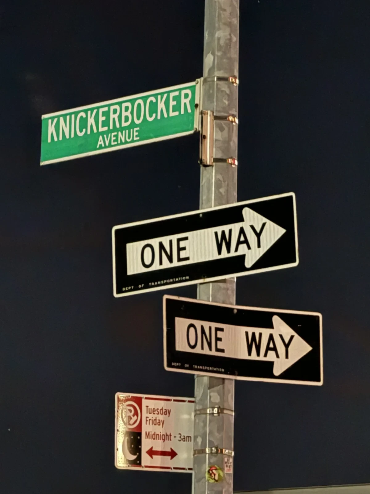 Knickerbocker Avenue street signs in Brooklyn